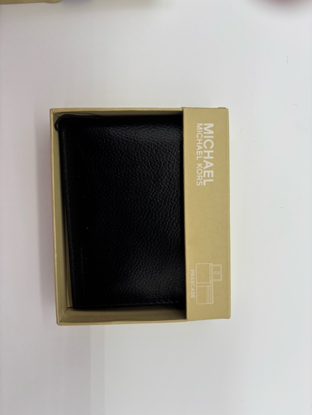 Michael Kors Black Leather Card & Key Holder #002
